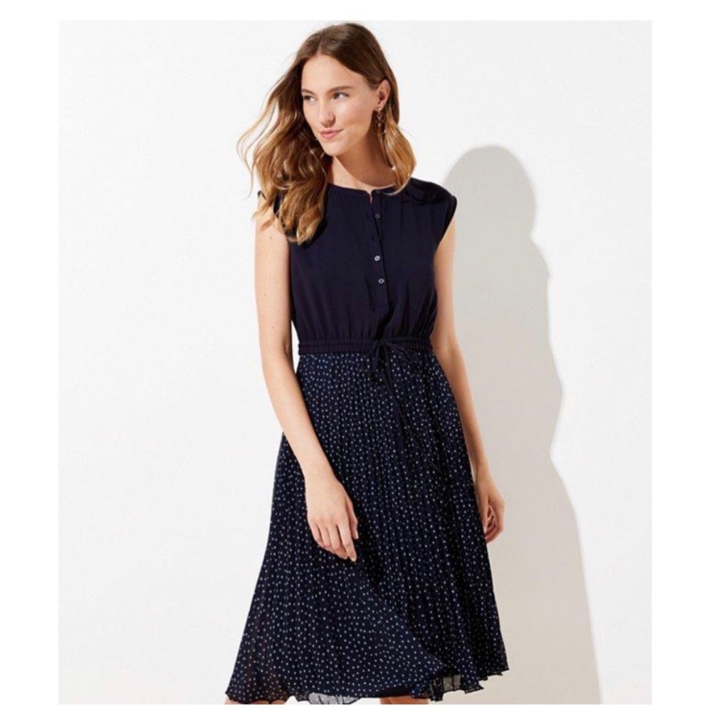 Loft Pleated Henley in Forever Navy